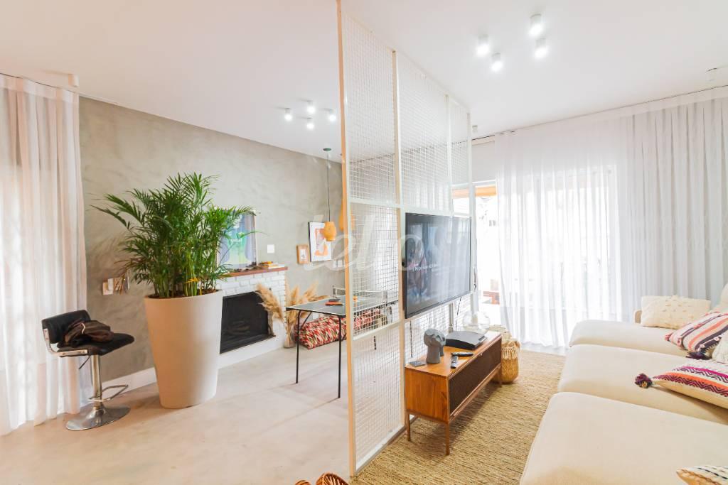 SALA DOIS AMBIENTES de Casa à venda, sobrado com 200 m², 4 quartos e 2 vagas em Brooklin Paulista - São Paulo