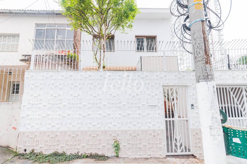 FACHADA de Casa à venda, sobrado com 200 m², 4 quartos e 2 vagas em Brooklin Paulista - São Paulo