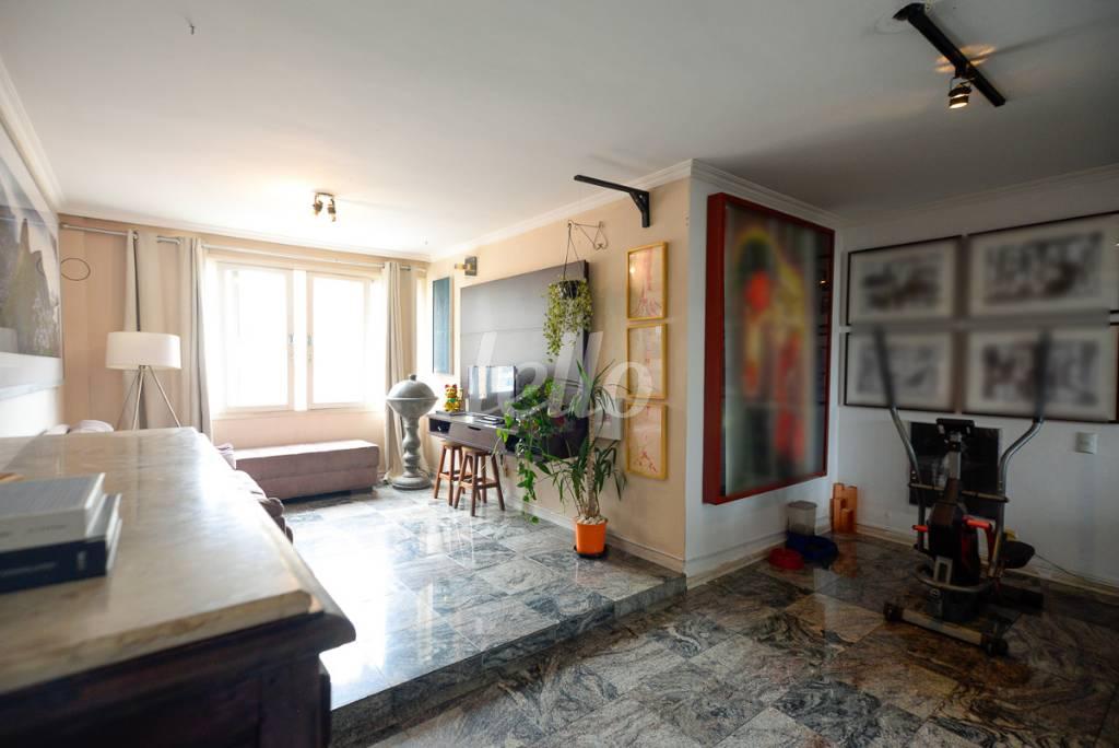 SALA DOIS AMBIENTES de Apartamento à venda, Padrão com 108 m², 3 quartos e 1 vaga em Vila Anglo Brasileira - São Paulo