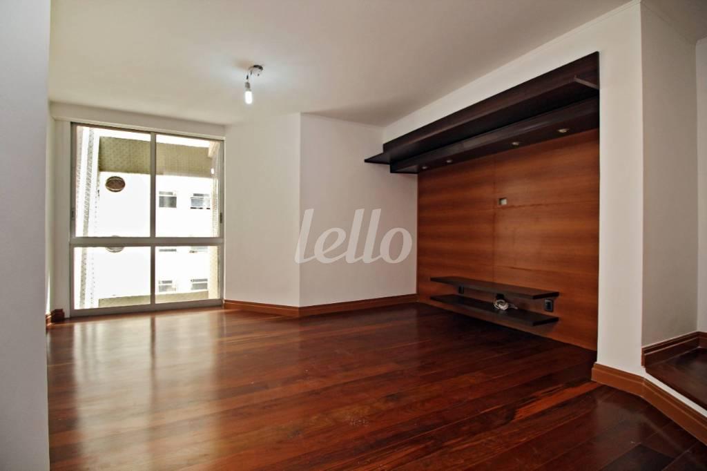 SALA TV de Apartamento à venda, Padrão com 127 m², 3 quartos e 2 vagas em Indianópolis - São Paulo