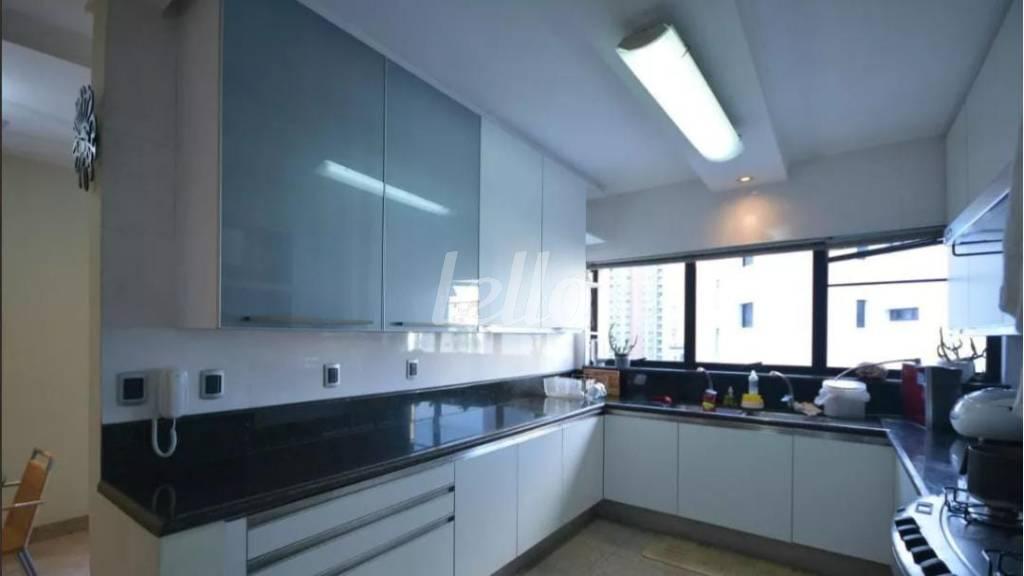 COZINHA de Apartamento à venda, Padrão com 300 m², 4 quartos e 4 vagas em Jardim Vila Mariana - São Paulo