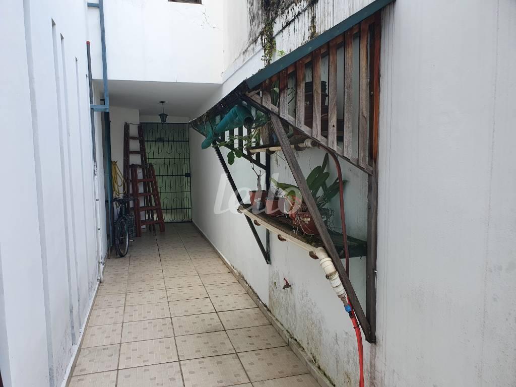 CORREDOR de Casa à venda, térrea com 350 m², 3 quartos e 4 vagas em Centro - Santo André