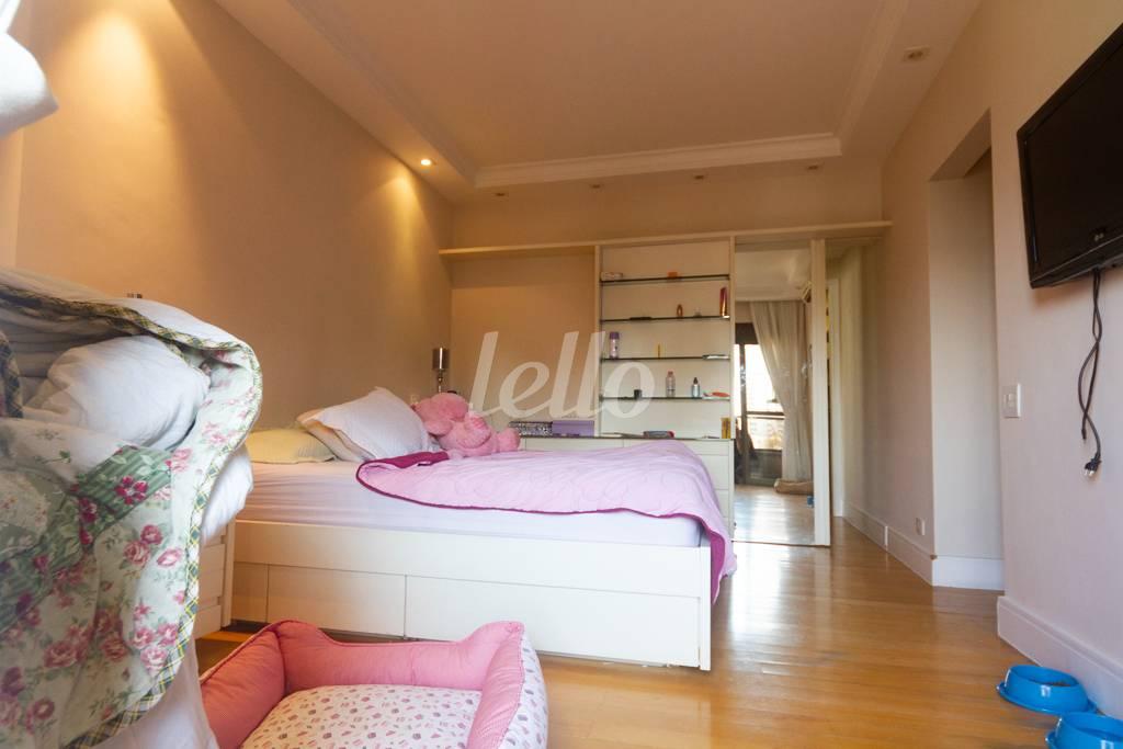 SUÍTE 1 de Apartamento para alugar, Padrão com 186 m², 4 quartos e 3 vagas em Santa Cecília - São Paulo