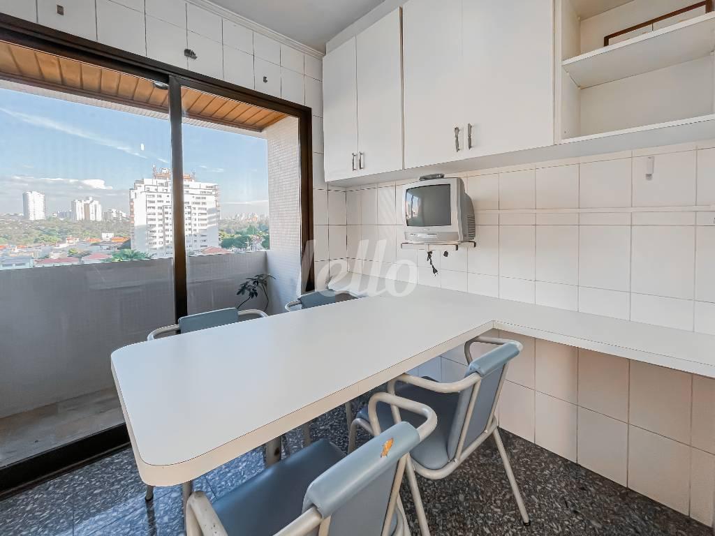 COPA de Apartamento à venda, Padrão com 170 m², 3 quartos e 3 vagas em Aclimação - São Paulo