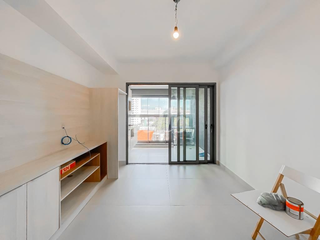 SALA DOIS AMBIENTES de Apartamento à venda, Studio com 29 m², 1 quarto e 1 vaga em Indianópolis - São Paulo
