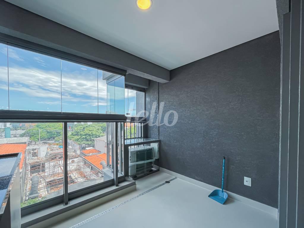 VARANDA DA SALA de Apartamento à venda, Studio com 29 m², 1 quarto e 1 vaga em Indianópolis - São Paulo