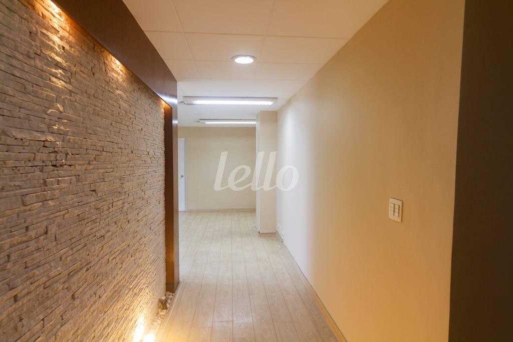 RECEPÇÃO de Sala / Conjunto para alugar, Padrão com 109 m², e 2 vagas em Jardim Paulistano - São Paulo