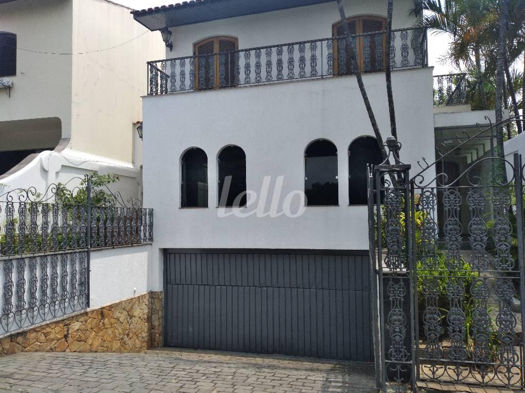 FAXADA de Casa à venda, sobrado com 280 m², 4 quartos e 3 vagas em Jardim Avelino - São Paulo