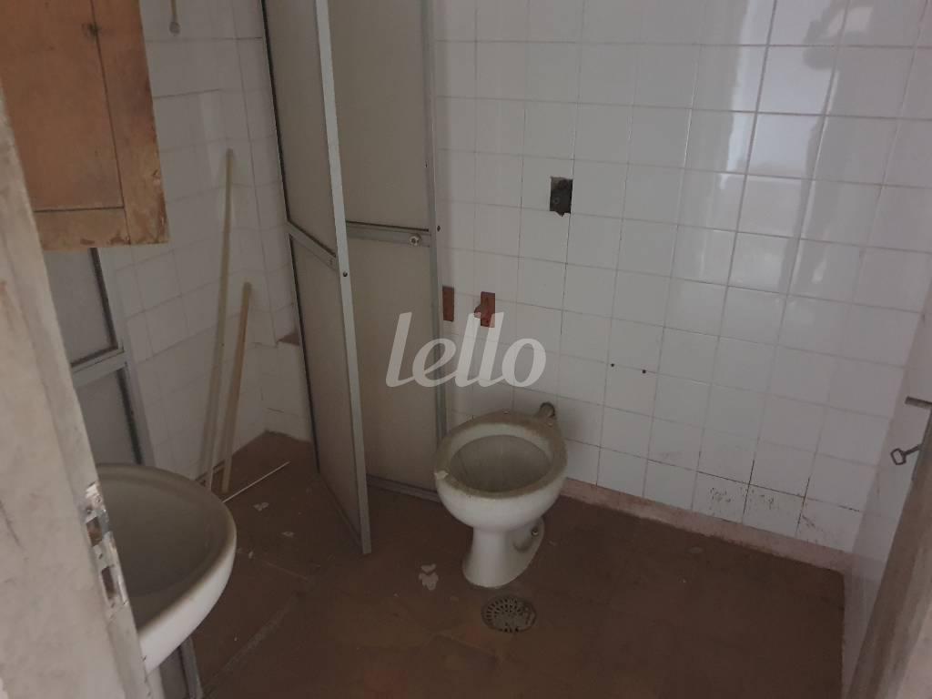 WC de Prédio Comercial à venda, Multiusuário com 755 m², e 2 vagas em Vila Bertioga - São Paulo