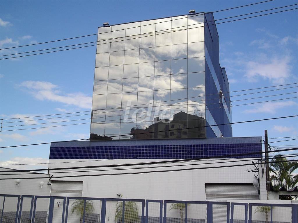 FACHADA de Prédio Comercial para alugar, Monousuário com 1107 m², e 25 vagas em Vila Carbone - São Paulo