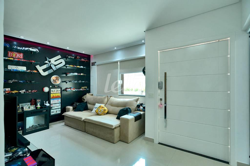SALA DE TV de Casa à venda, em condomínio - sobrado com 380 m², 4 quartos e 5 vagas em Tremembé - São Paulo