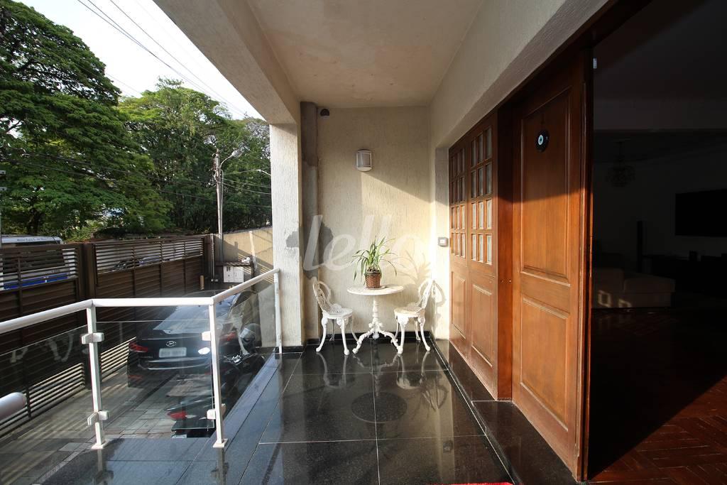 ENTRADA de Casa à venda, sobrado com 196 m², 4 quartos e 7 vagas em Barro Branco - zona Norte - São Paulo