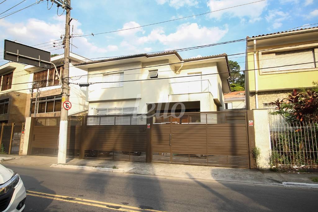 FACHADA de Casa à venda, sobrado com 196 m², 4 quartos e 7 vagas em Barro Branco - zona Norte - São Paulo