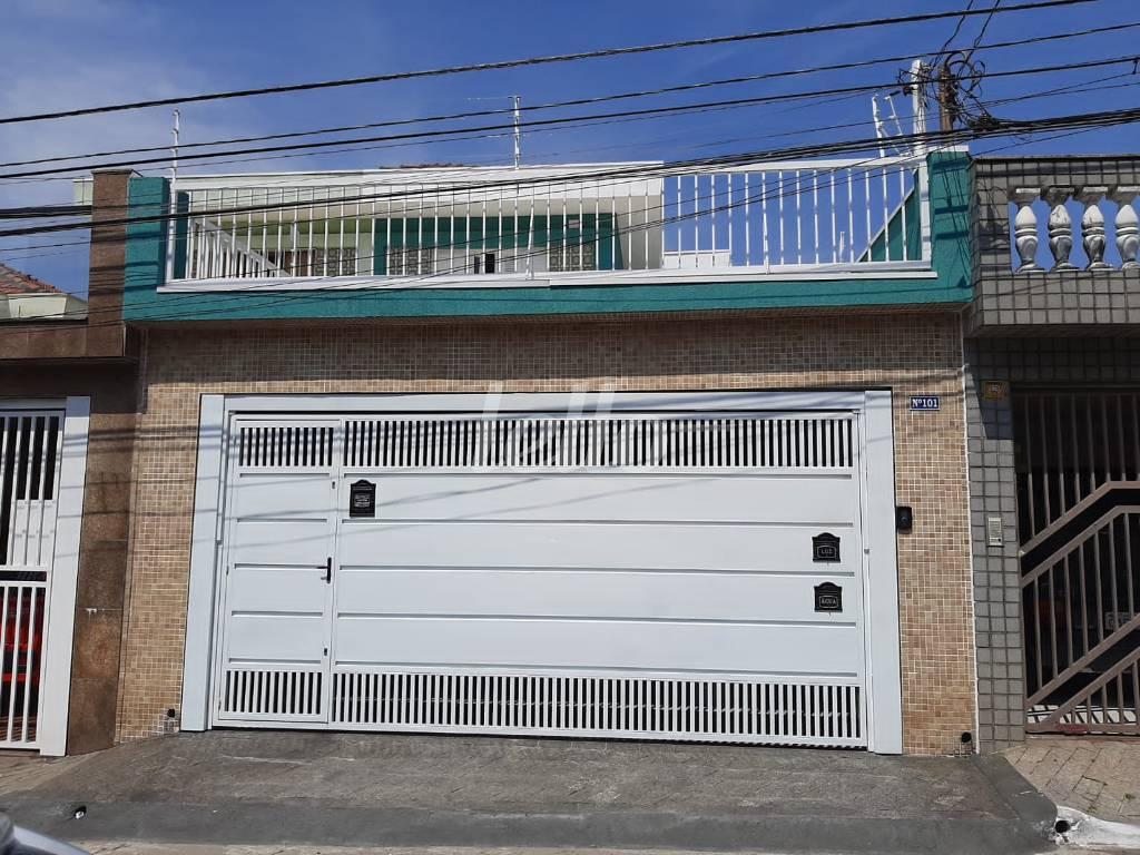 FACHADA de Casa à venda, sobrado com 184 m², 4 quartos e 3 vagas em Vila Matilde - São Paulo