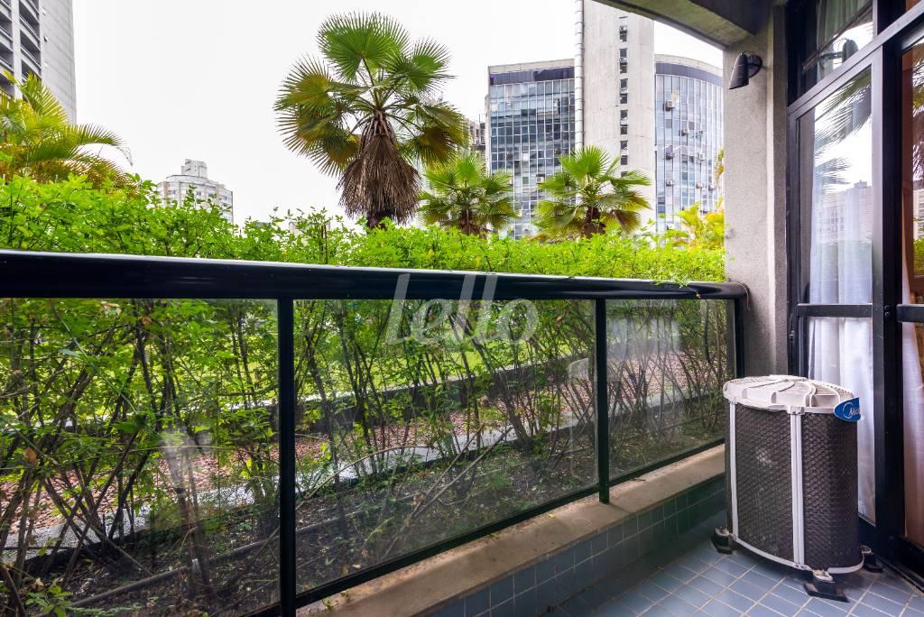 SACADA de Apartamento à venda, Flat com 62 m², 1 quarto e 1 vaga em Jardins - São Paulo