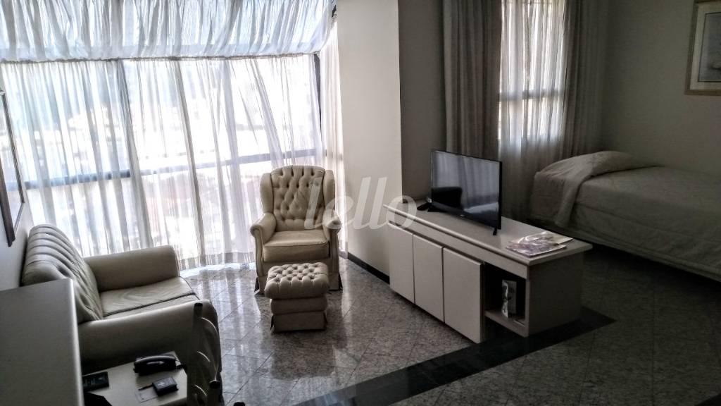 SALA DOIS AMBIENTES de Apartamento à venda, Padrão com 54 m², 1 quarto e 1 vaga em Santana - São Paulo