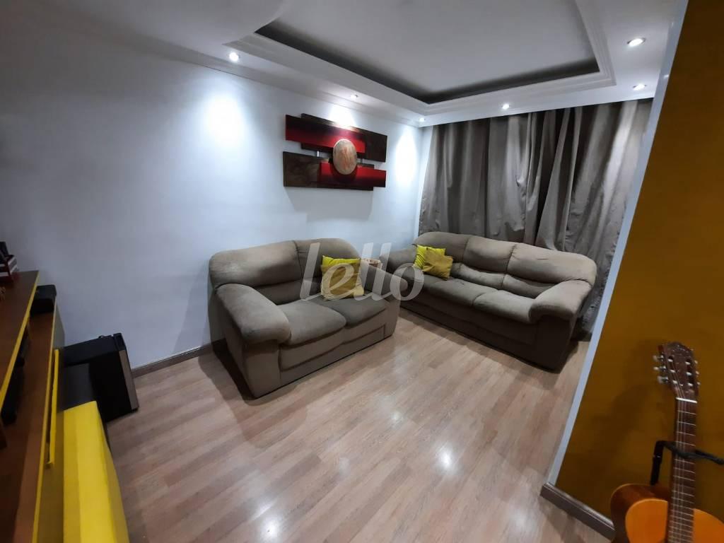 SALA PISO de Apartamento à venda, Padrão com 55 m², 2 quartos e 1 vaga em Vila Nivi - São Paulo