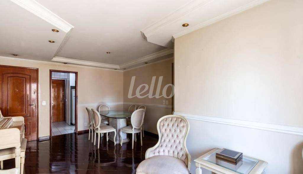 SALA DOIS AMBIENTES de Apartamento para alugar, Padrão com 100 m², 3 quartos e 2 vagas em Indianópolis - São Paulo