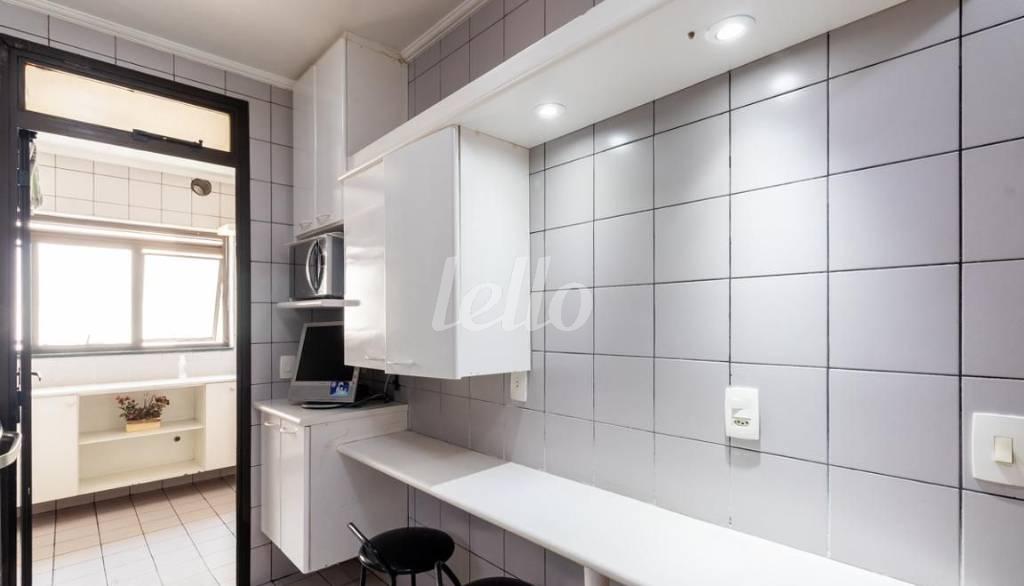 COZINHA de Apartamento para alugar, Padrão com 100 m², 3 quartos e 2 vagas em Indianópolis - São Paulo