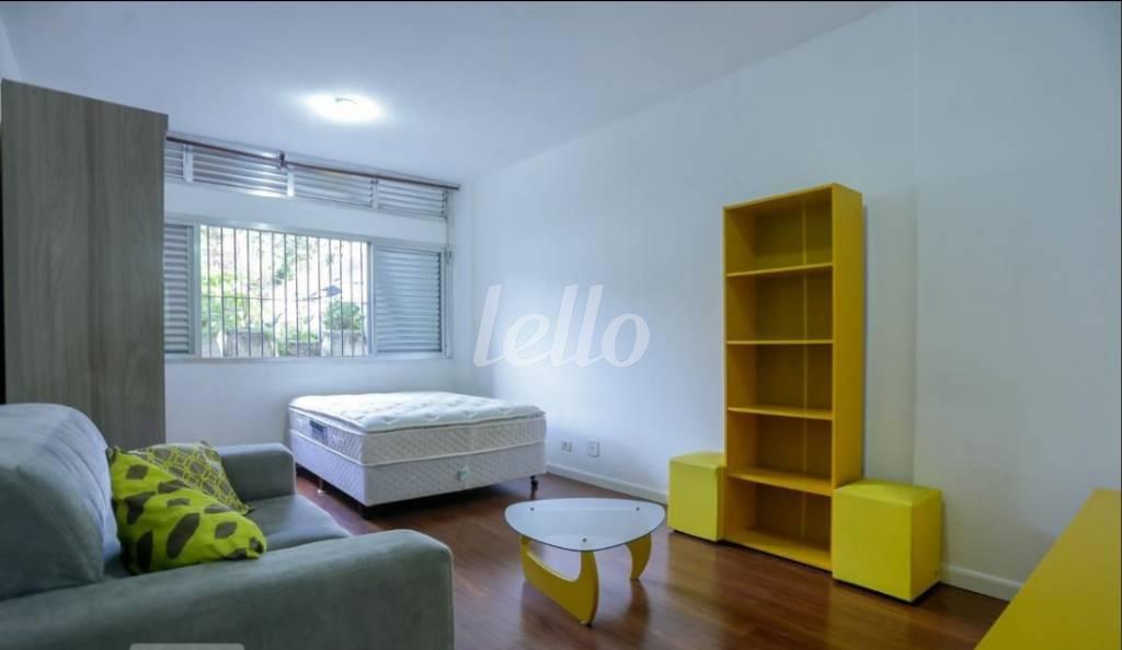 SALA de Apartamento à venda, Flat com 38 m², 1 quarto e em Consolação - São Paulo