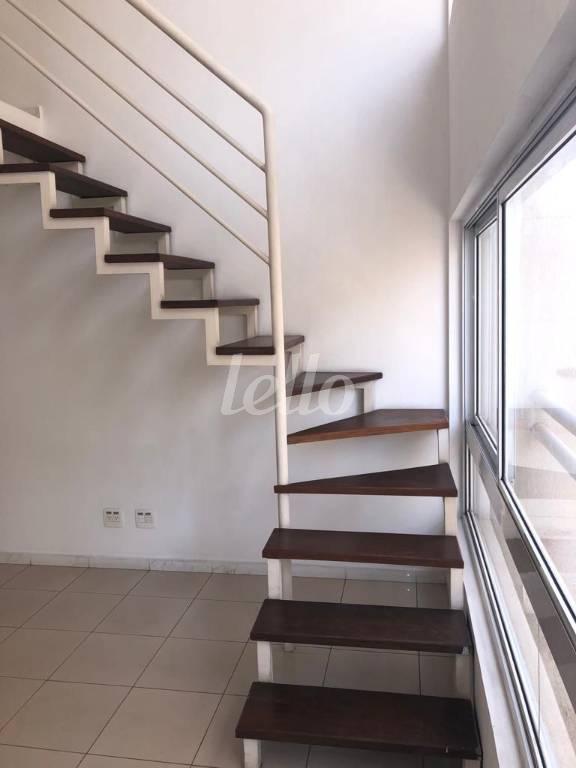 ESCADAS de Apartamento à venda, Padrão com 38 m², 1 quarto e 1 vaga em Vila Leopoldina - São Paulo