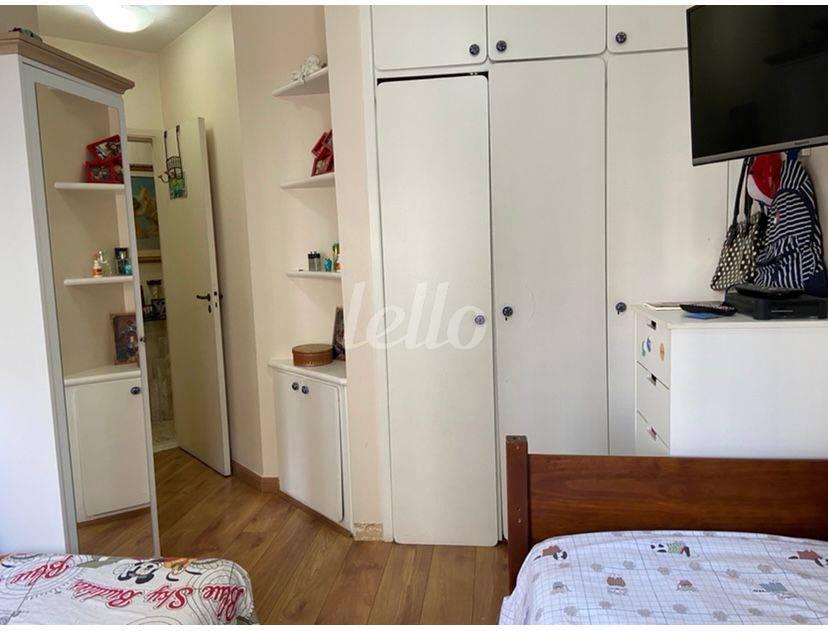 DORMITÓRIO de Apartamento à venda, Padrão com 117 m², 3 quartos e 2 vagas em Indianópolis - São Paulo