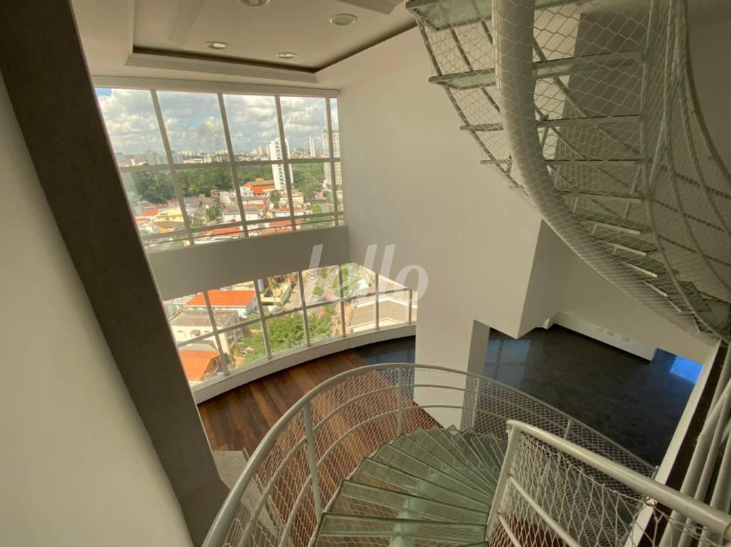 ESCADA de Apartamento à venda, cobertura - Padrão com 420 m², 4 quartos e 6 vagas em Jardim Avelino - São Paulo