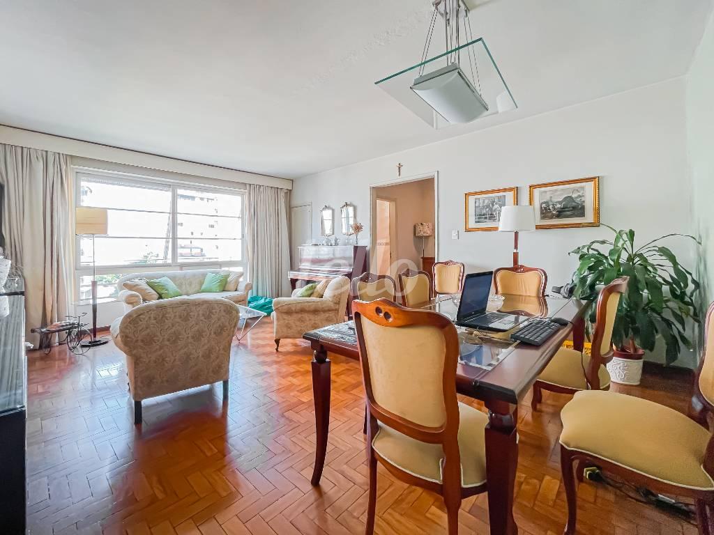 SALA DOIS AMBIENTES de Apartamento à venda, Padrão com 157 m², 3 quartos e em Consolação - São Paulo