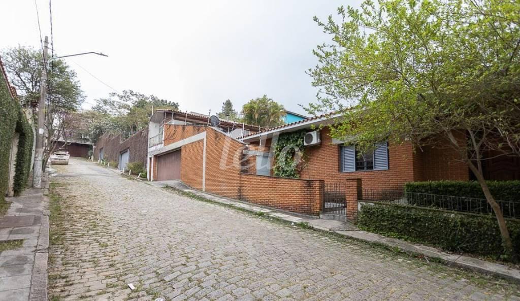 FACHADA de Casa para alugar, sobrado com 350 m², 6 quartos e 8 vagas em Perdizes - São Paulo