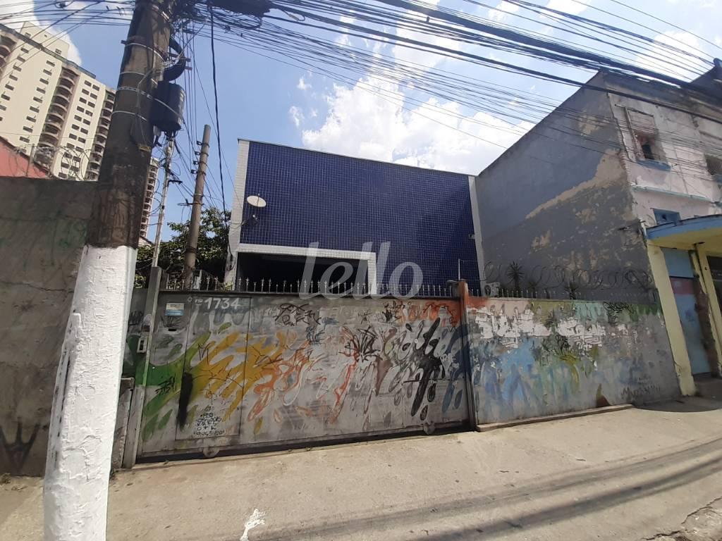 FACHADA de Galpão/Armazém à venda, Padrão com 1200 m², e 3 vagas em Brás - São Paulo