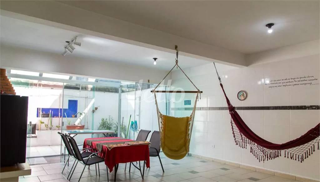 QUINTAL de Casa à venda, assobradada com 262 m², 3 quartos e 7 vagas em Saúde - São Paulo