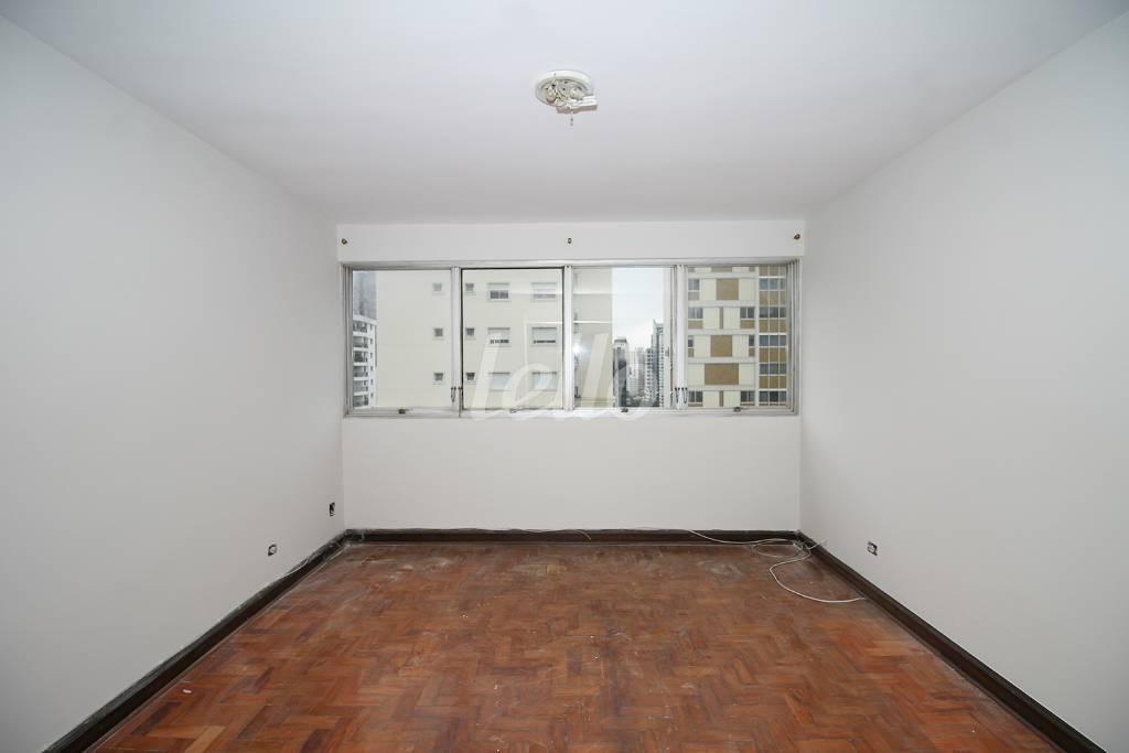 SALA de Apartamento à venda, Padrão com 110 m², 2 quartos e 1 vaga em Itaim Bibi - São Paulo