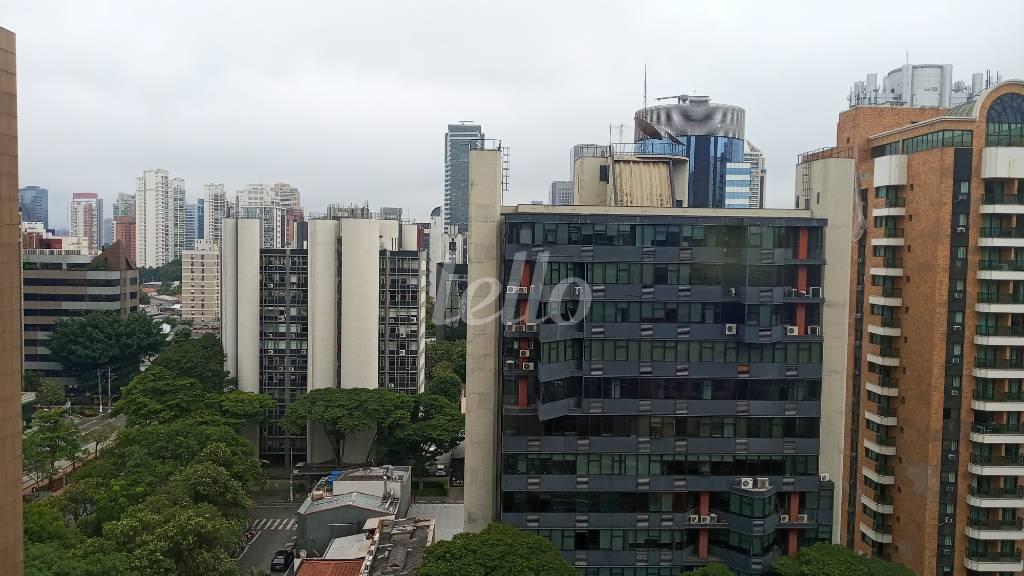 VISTA SALA de Sala / Conjunto à venda, Padrão com 96 m², e 3 vagas em Cidade Monções - São Paulo