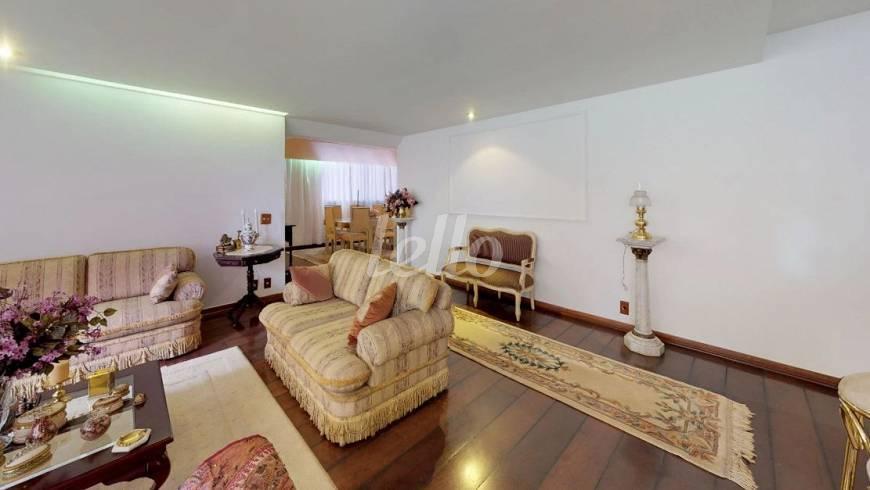 SALA DOIS AMBIENTES de Apartamento à venda, Padrão com 250 m², 4 quartos e 2 vagas em Perdizes - São Paulo