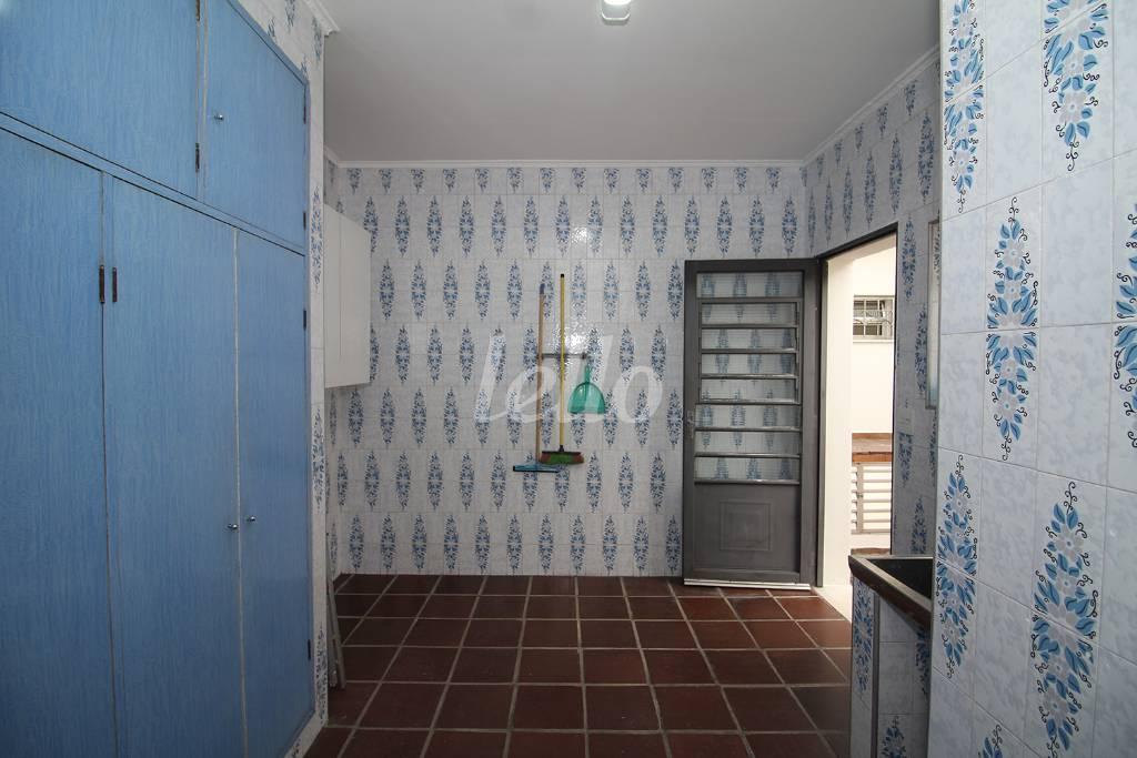 ÁREA DE SERVIÇO de Casa à venda, térrea com 155 m², 3 quartos e 4 vagas em Vila Gomes Cardim - São Paulo