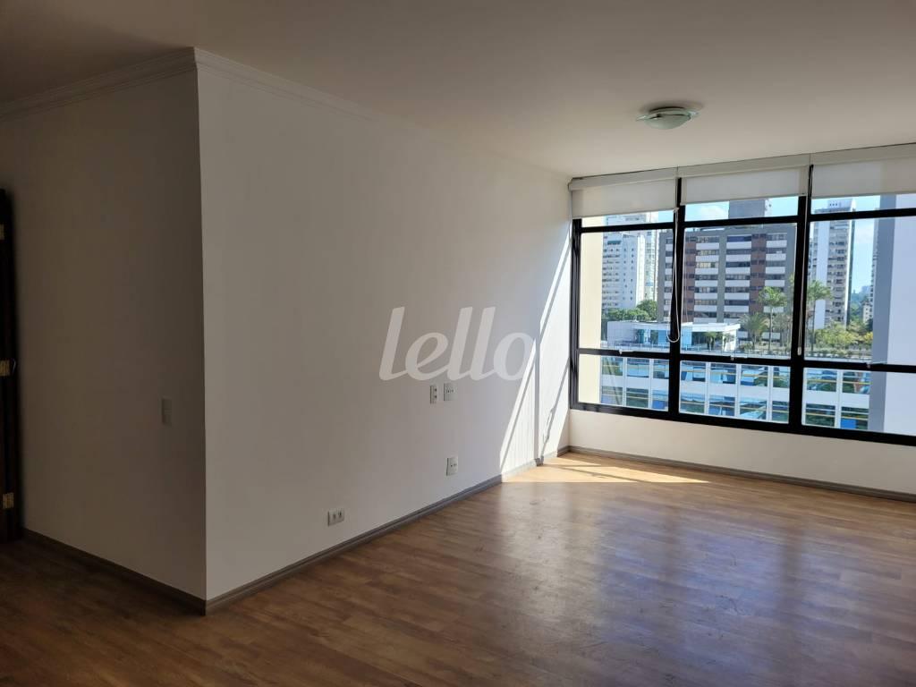SALA de Apartamento à venda, Padrão com 110 m², 3 quartos e 1 vaga em Brooklin Paulista - São Paulo