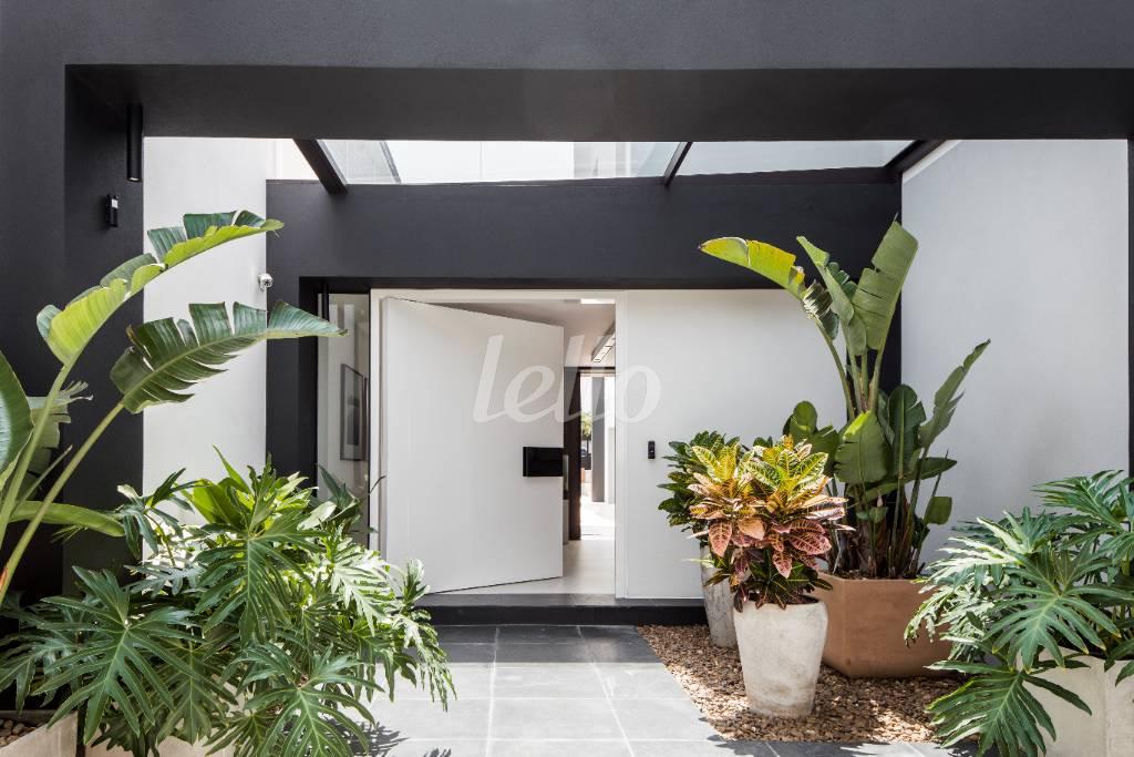 JARDIM de Casa à venda, sobrado com 723 m², 3 quartos e 4 vagas em Jardim Paulista - São Paulo
