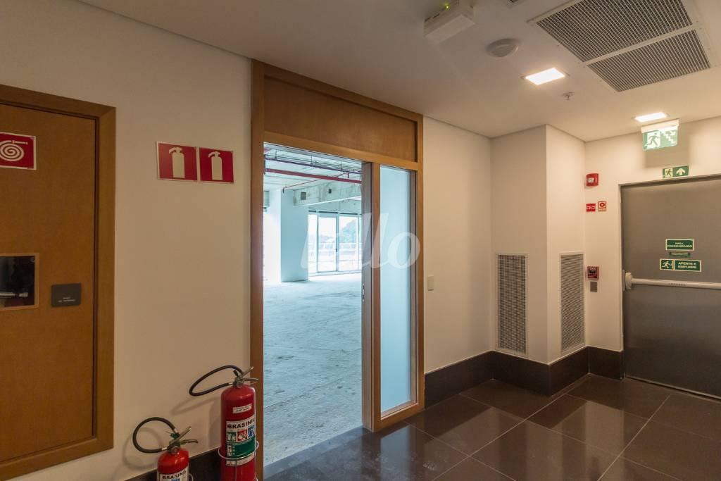 ANDAR de Sala / Conjunto para alugar, Padrão com 762 m², e 11 vagas em Vila Almeida - São Paulo