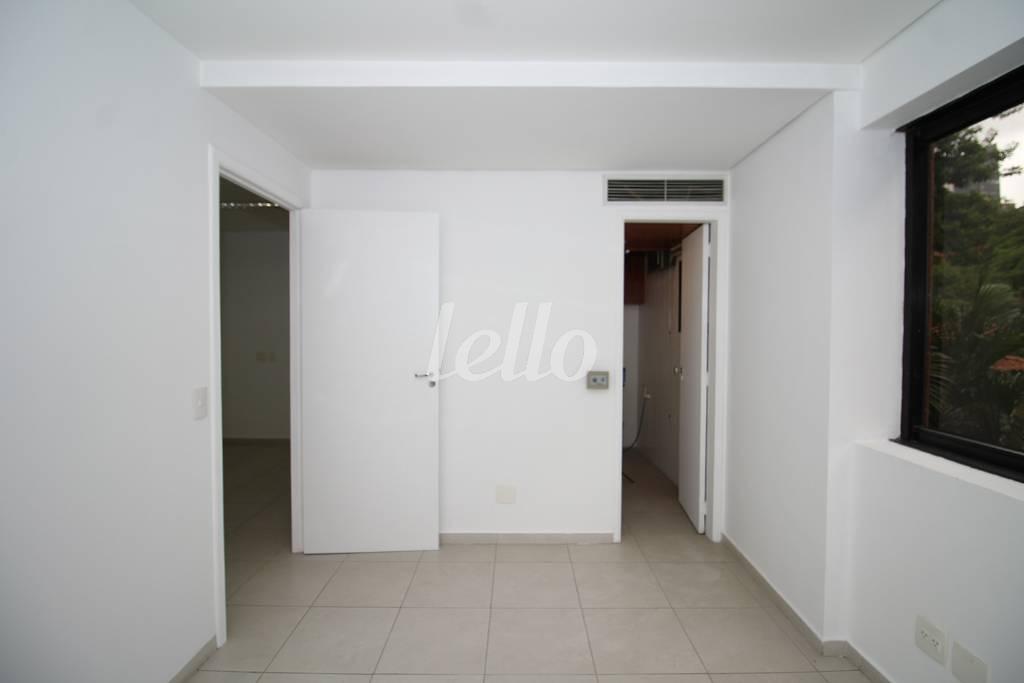 SALA 1 de Sala / Conjunto para alugar, Padrão com 66 m², e em Bela Vista - São Paulo