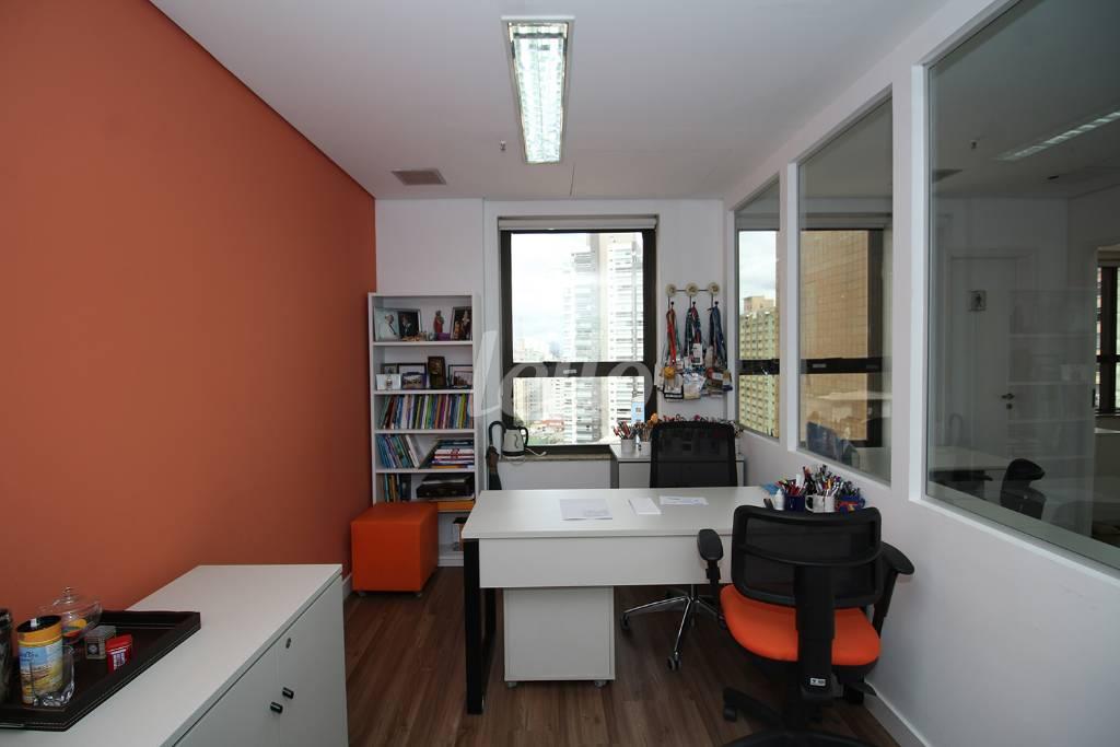 SALA 3 de Sala / Conjunto para alugar, Padrão com 192 m², e 6 vagas em Vila Mariana - São Paulo