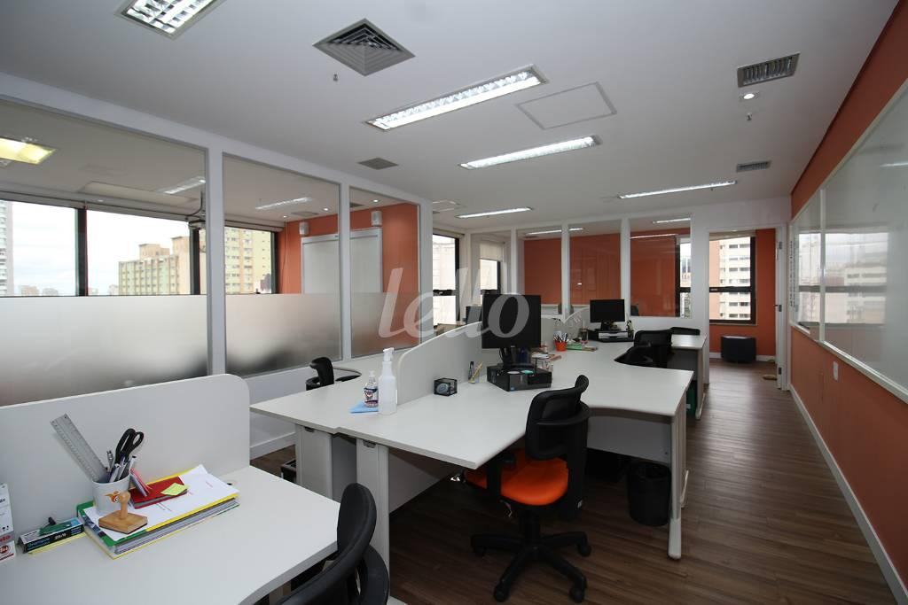 SALA 8 de Sala / Conjunto para alugar, Padrão com 192 m², e 6 vagas em Vila Mariana - São Paulo
