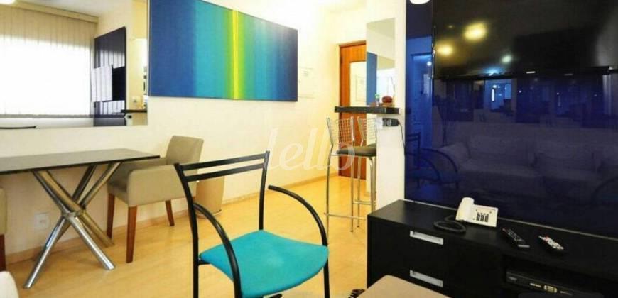 SALA de Apartamento à venda, Padrão com 40 m², 1 quarto e 1 vaga em Indianópolis - São Paulo