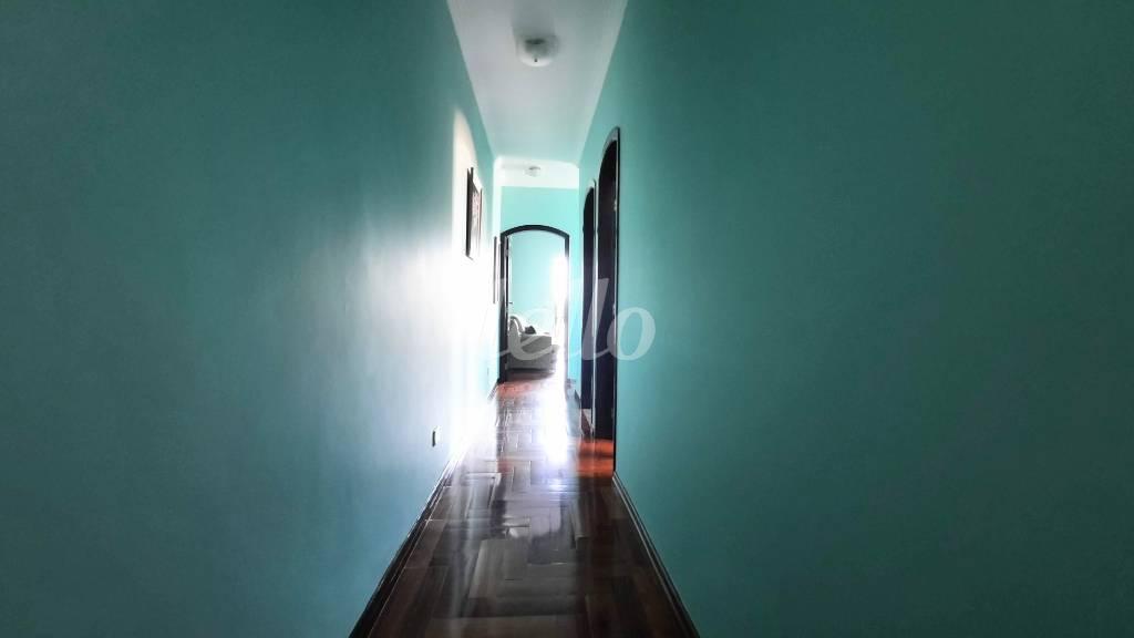 CORREDOR DO PISO SUPERIOR de Casa à venda, sobrado com 194 m², 5 quartos e 2 vagas em Água Rasa - São Paulo