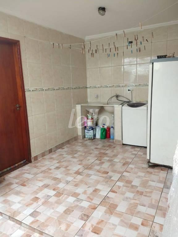 ÁREA DE SERVIÇO de Casa à venda, térrea com 65 m², 2 quartos e 3 vagas em Vila Carrão - São Paulo