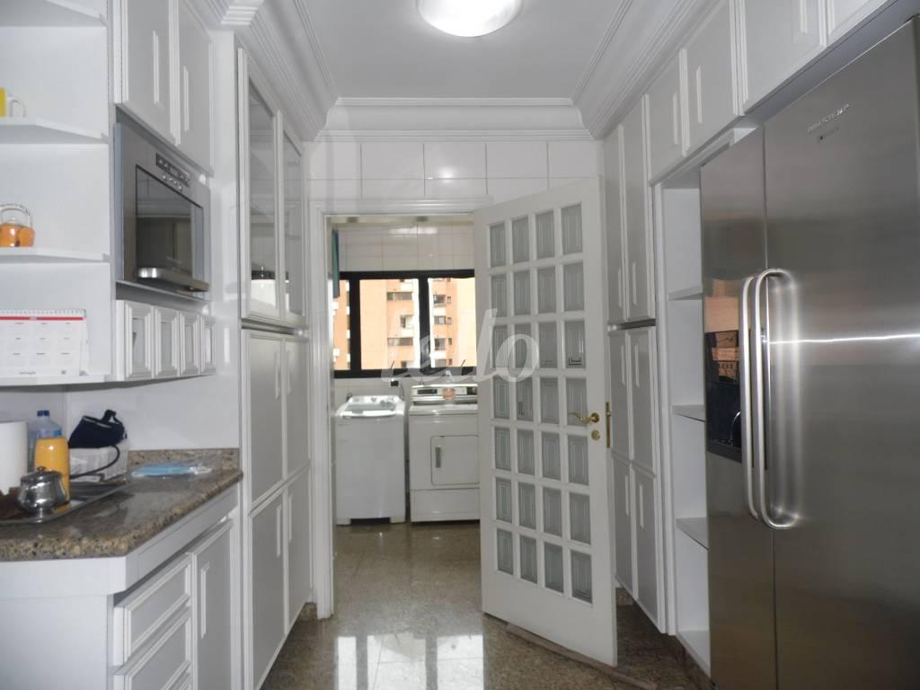 COZINHA de Apartamento à venda, Padrão com 250 m², 3 quartos e 4 vagas em Tatuapé - São Paulo