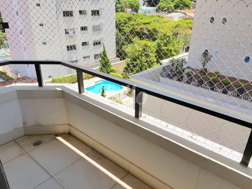SUITE TRÊS de Apartamento à venda, Padrão com 309 m², 4 quartos e 4 vagas em Campo Belo - São Paulo