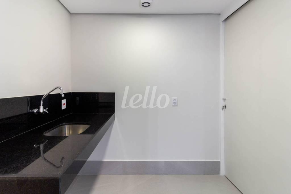 BANHEIRO 3 de Sala / Conjunto para alugar, Duplex com 433 m², e 3 vagas em Jardim Paulistano - São Paulo