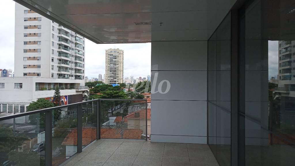 VARANDA de Sala / Conjunto para alugar, Padrão com 266 m², e 8 vagas em Cidade Monções - São Paulo