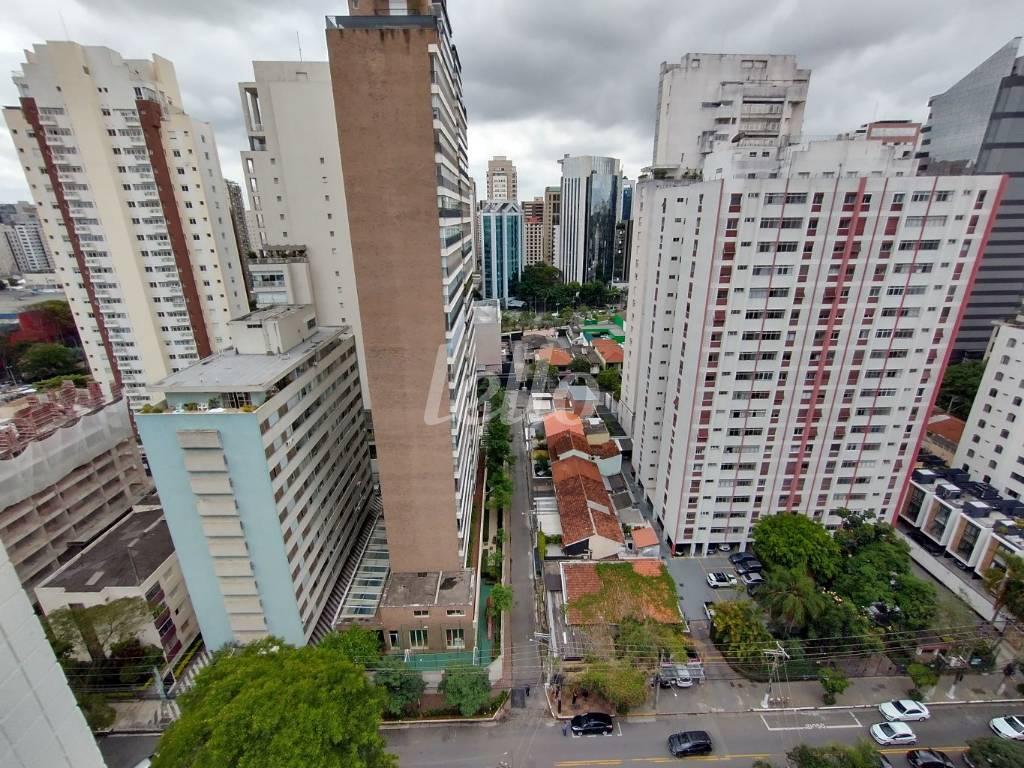 VISTA de Apartamento à venda, Padrão com 80 m², 2 quartos e 1 vaga em Vila Nova Conceição - São Paulo