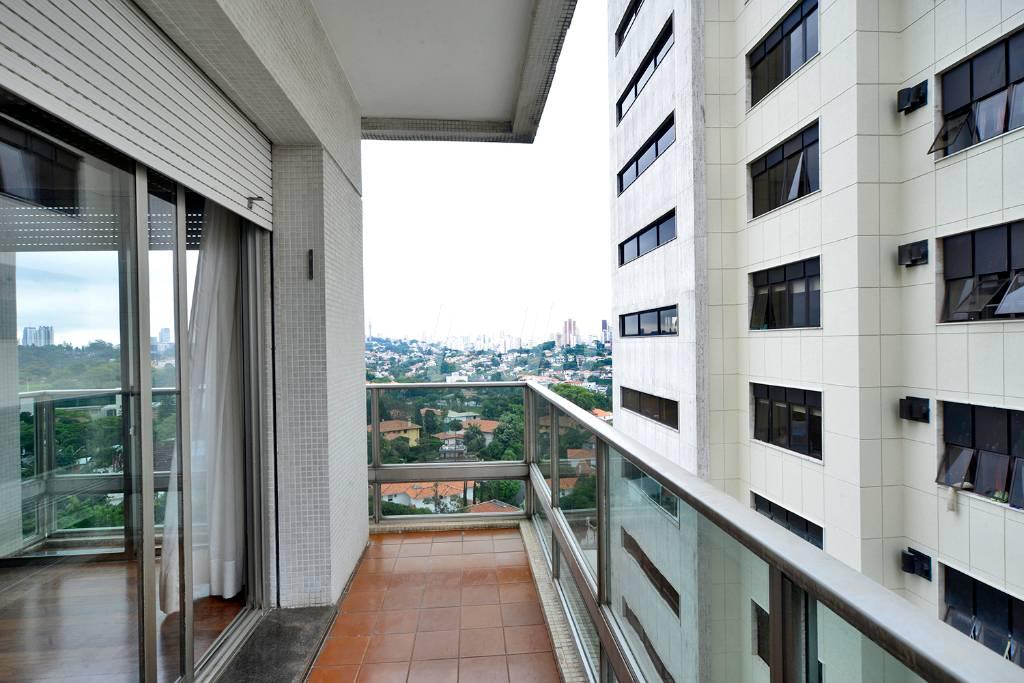 VARANDA SUITE 1 de Apartamento à venda, Padrão com 200 m², 3 quartos e em Higienópolis - São Paulo